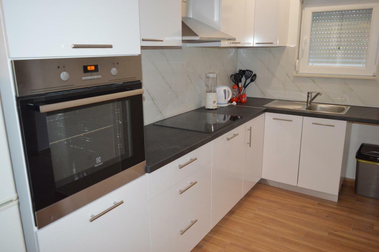 Fourm Apartment Бибине Екстериор снимка